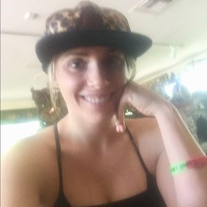 Meet your Posher, Tawny